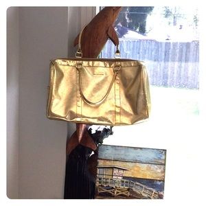 BCBG MAXAZIRA WEEKENDER